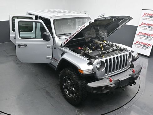 Used 2023 Jeep Gladiator Rubicon w/ Cold Weather Group image 39