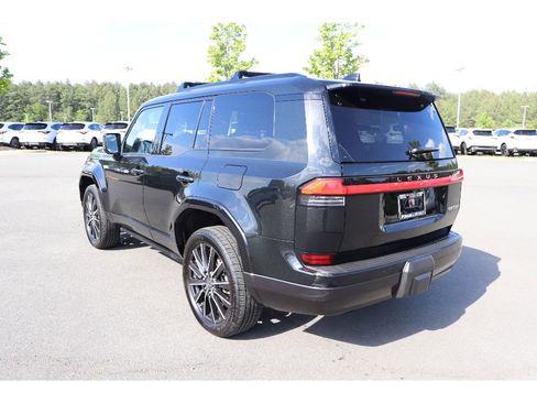 Used 2024 Lexus GX 550 AWD/4WD image 5