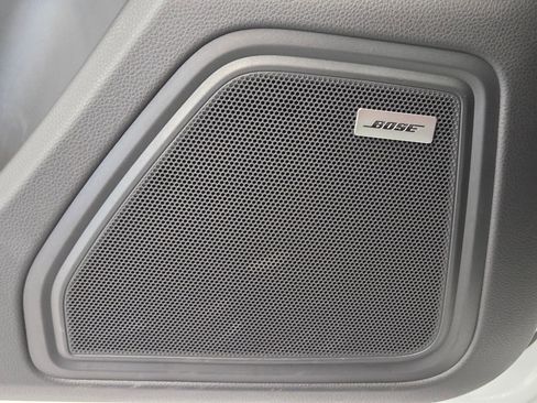 Certified 2022 Porsche Macan AWD/4WD image 16