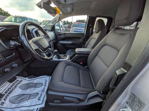 Used 2017 Chevrolet Colorado LT w/ LT Convenience Package AWD/4WD image 12