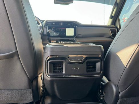 Used 2024 GMC Sierra 2500 AT4 w/ AT4 Preferred Package image 18