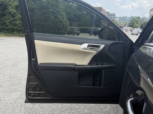 Used 2013 Lexus CT 200h FWD image 20