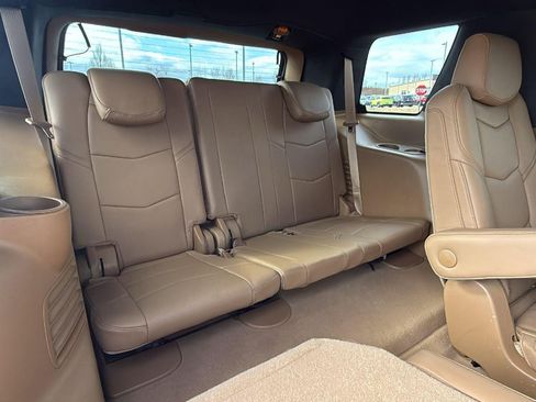 Used 2017 Cadillac Escalade Platinum image 23
