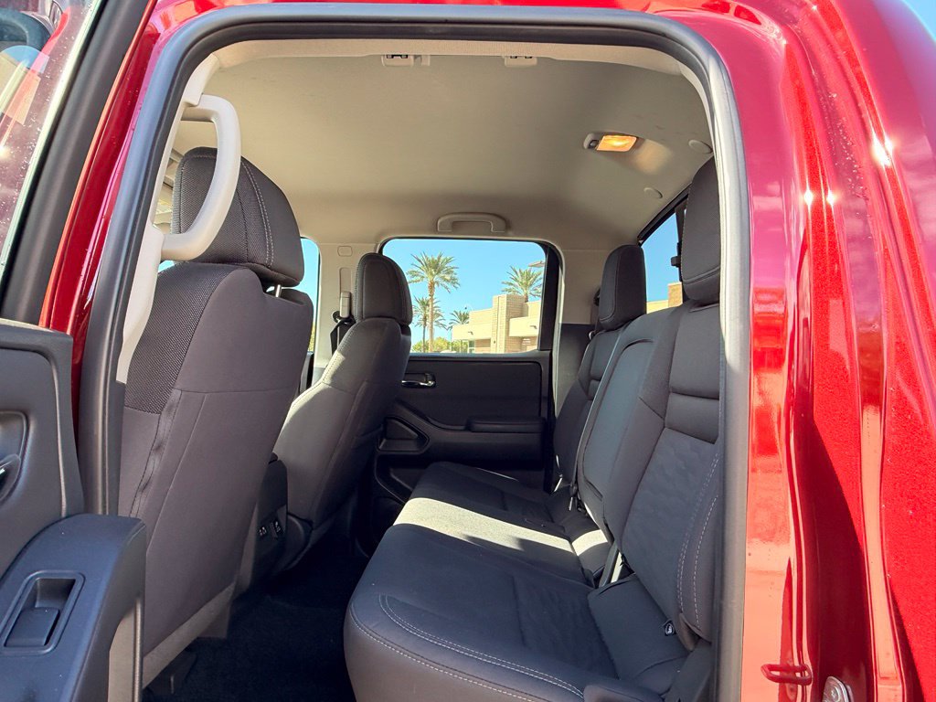 Used 2024 Nissan Frontier SV w/ SV Convenience Package RWD image 16