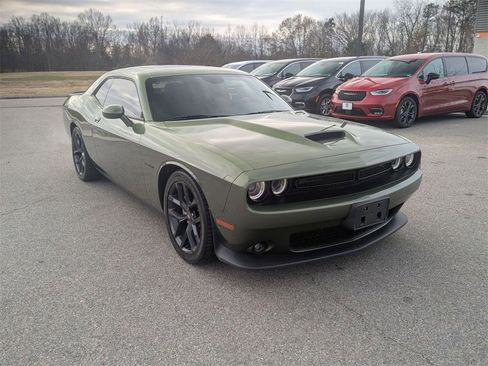 Used 2022 Dodge Challenger R/T w/ Driver Convenience Group image 7