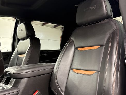 Used 2025 GMC Sierra 2500 AT4 image 7