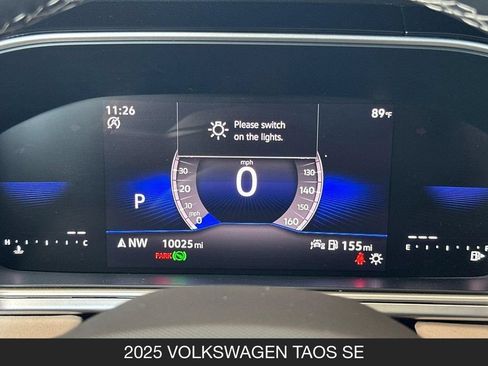 Used 2025 Volkswagen Taos SE w/ Panoramic Sunroof Package FWD image 24
