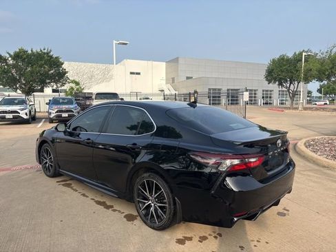 Used 2024 Toyota Camry SE FWD image 7