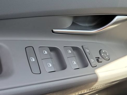 Certified 2026 Hyundai Elantra SE FWD image 15