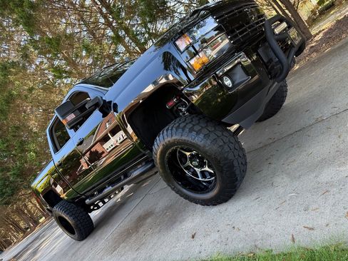 Used 2017 Chevrolet Silverado 2500 LTZ image 33