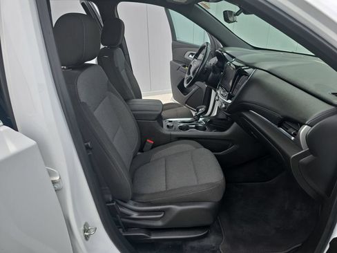 Used 2023 Chevrolet Traverse LT FWD image 18