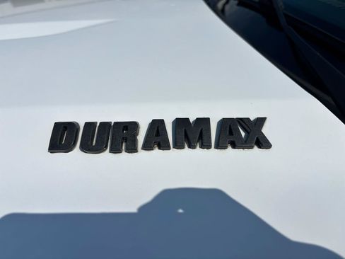 Used 2023 Chevrolet Silverado 1500 LT AWD/4WD image 31
