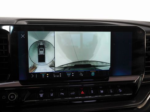 Used 2024 Chevrolet Silverado 2500 ZR2 w/ Technology Package image 26