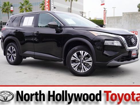 Used 2022 Nissan Rogue SV image 1