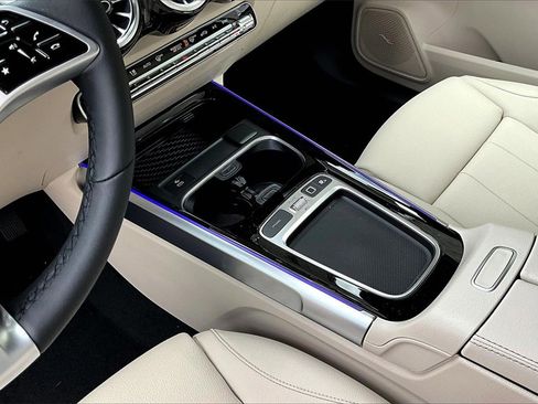 New 2026 Mercedes-Benz GLB 250 4MATIC image 8