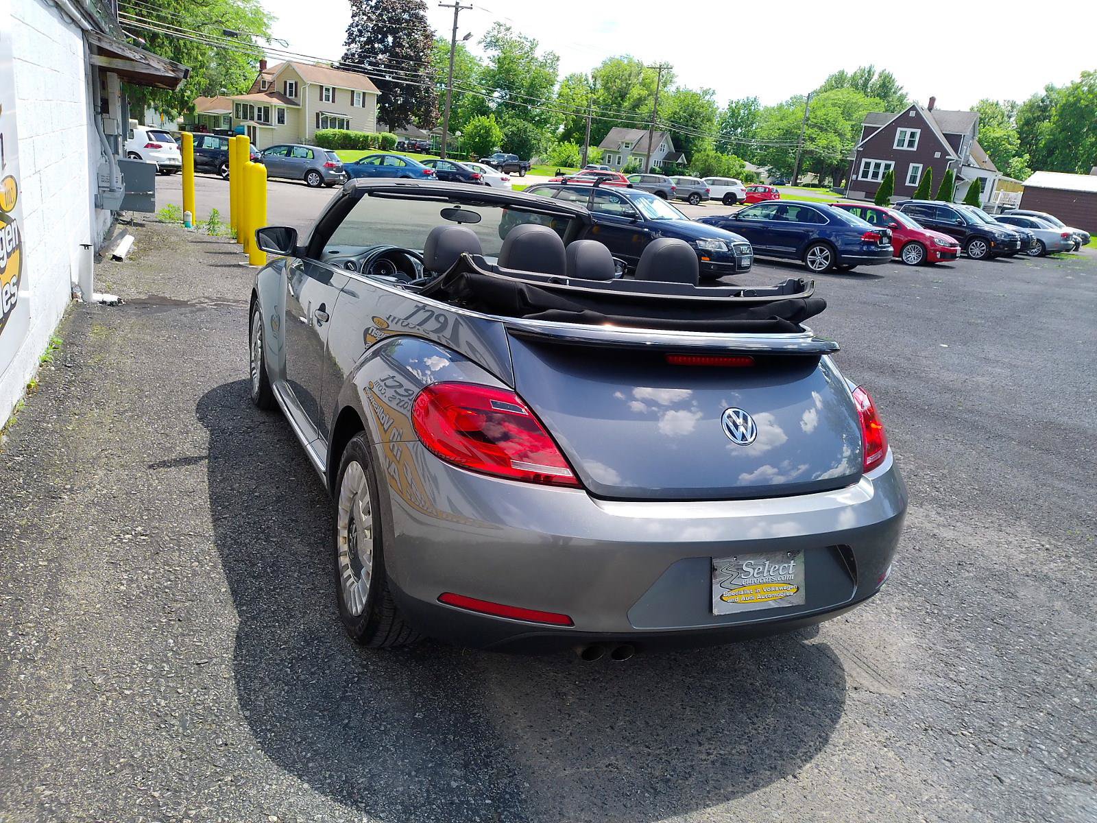 Used 2015 Volkswagen Beetle 1.8T FWD image 3