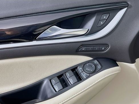 Used 2022 Buick Enclave Premium w/ Experience Buick Package FWD image 9