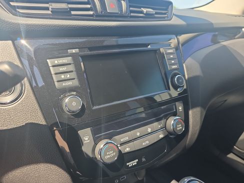 Used 2021 Nissan Rogue Sport SL w/ Premium Package FWD image 12