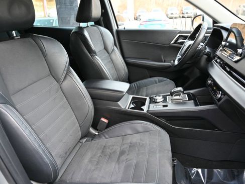 Used 2023 Mitsubishi Outlander SE image 21