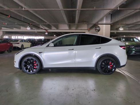 Used 2023 Tesla Model Y Long Range AWD/4WD image 9