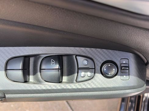 Used 2024 Nissan Altima 2.5 SV FWD image 24