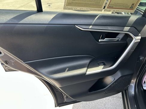 Used 2022 Toyota RAV4 XLE image 21