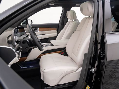 New 2026 Cadillac Vistiq Luxury w/ LPO, Floor Liner Package image 16