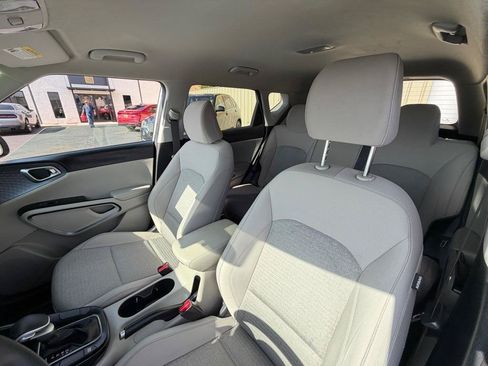 Used 2021 Kia Soul S FWD image 26