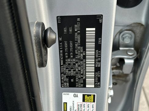 Used 2024 Toyota Corolla Cross LE image 28