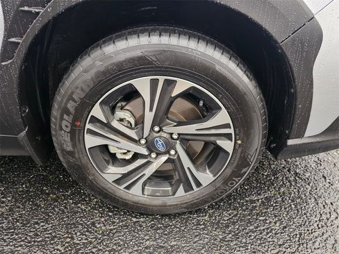 Used 2024 Subaru Crosstrek 2.0i Premium image 9