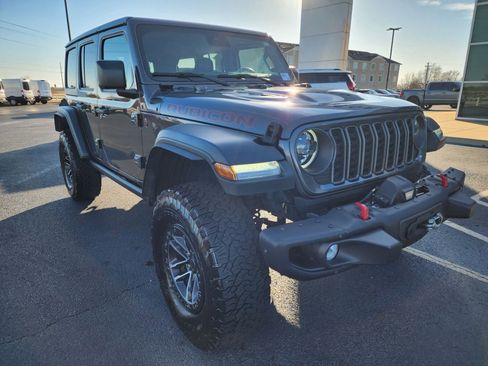 Used 2024 Jeep Wrangler Unlimited Rubicon w/ XTREMEE 35" Tire Package image 2