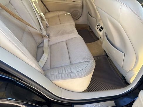 Used 2014 Lexus ES 350 w/ Luxury Package image 16