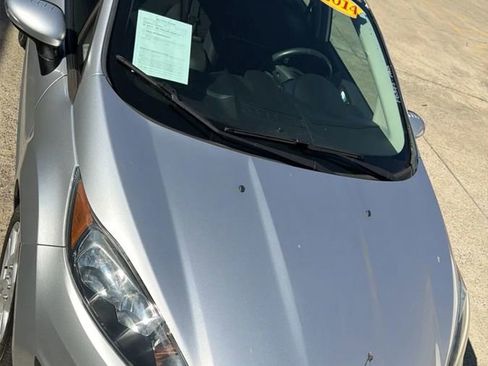 Used 2014 Ford Fiesta SE image 8