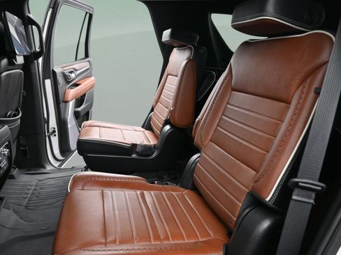 Used 2024 GMC Yukon Denali Ultimate AWD/4WD image 24