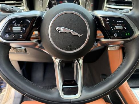 Used 2025 Jaguar F-PACE R-Dynamic S AWD/4WD image 22