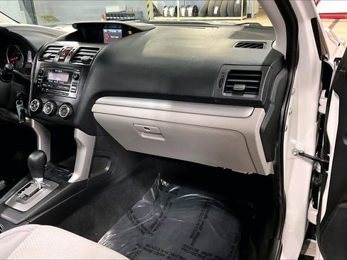 Used 2014 Subaru Forester 2.5i Premium w/ All-Weather Package image 18