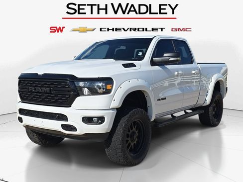 Used 2022 RAM 1500 Big Horn w/ Night Edition AWD/4WD image 3