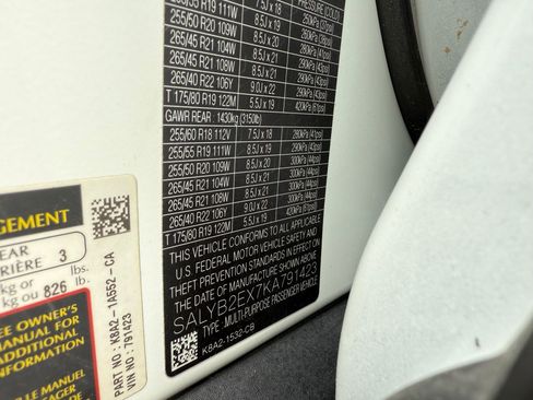 Used 2019 Land Rover Range Rover Velar S image 20