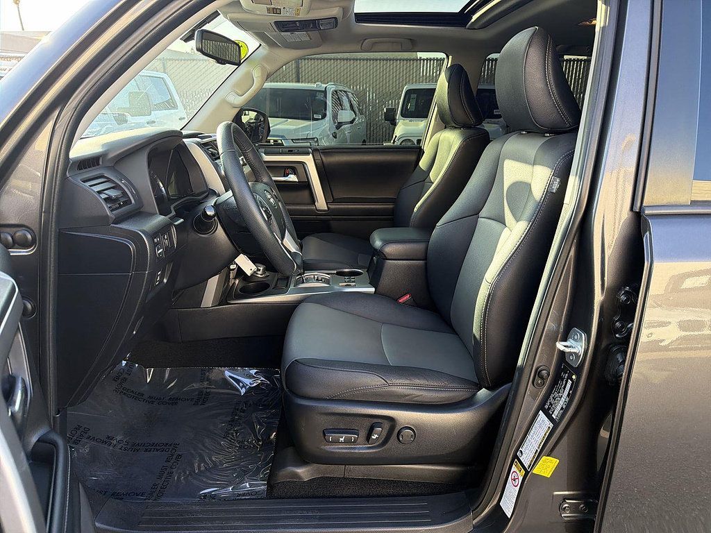 Used 2019 Toyota 4Runner SR5 Premium w/ Wilderness Package AWD/4WD image 18