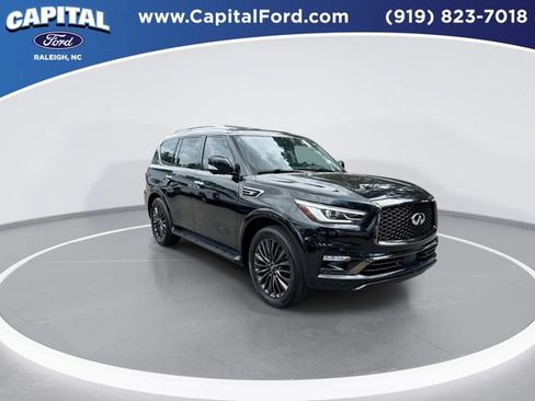 Used 2023 INFINITI QX80 Premium Select w/ All-Season Package AWD/4WD image 2