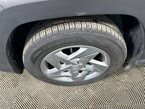 Used 2024 Hyundai Kona SE image 10