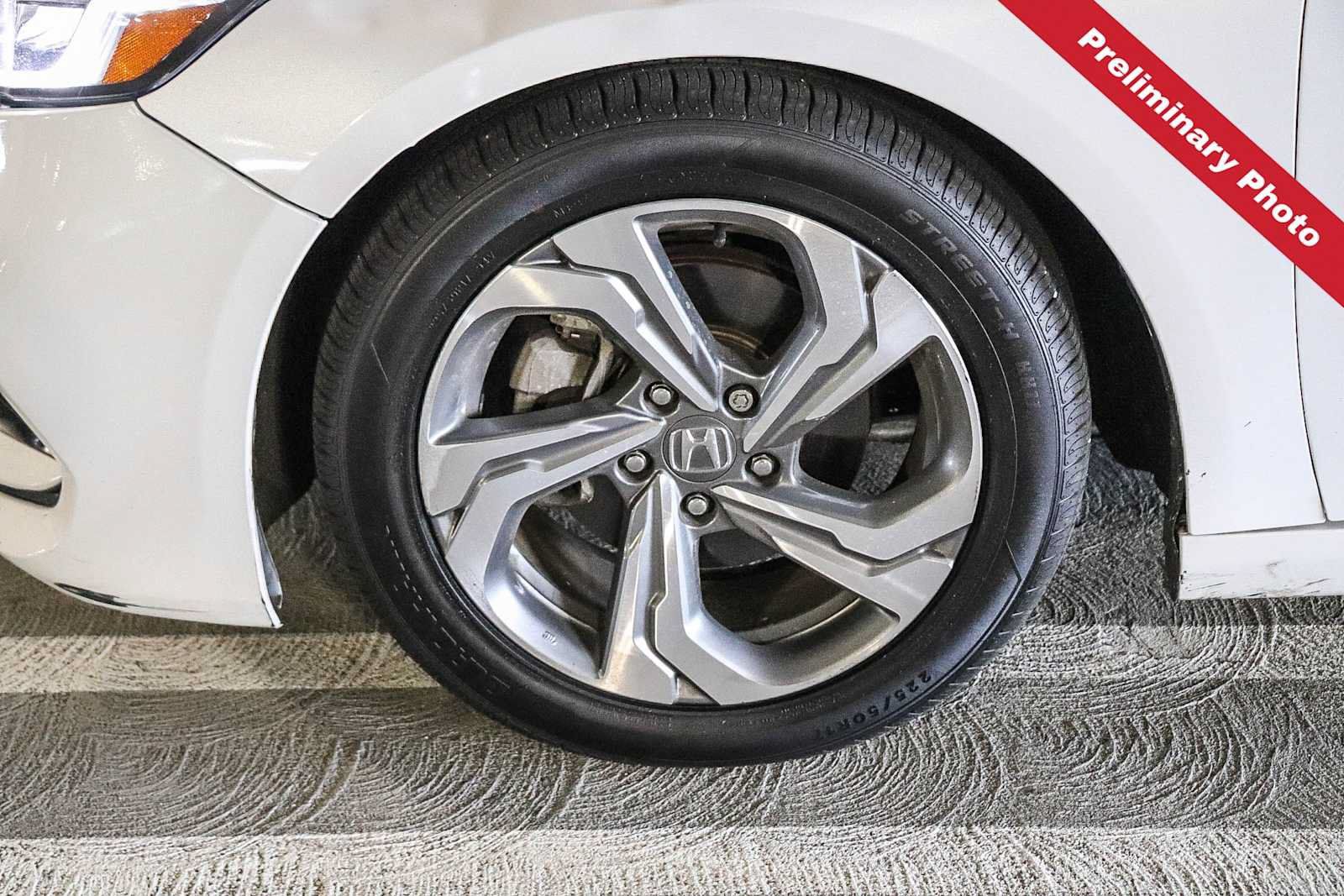 Used 2020 Honda Accord EX image 9