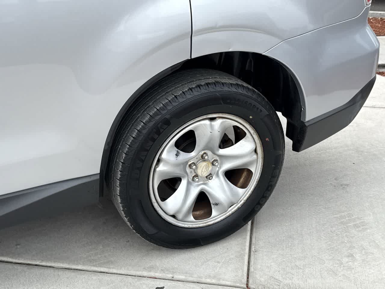 Used 2014 Subaru Forester 2.5i AWD/4WD image 8