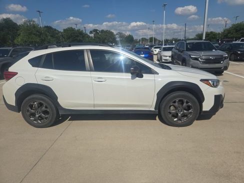 Used 2021 Subaru Crosstrek 2.5i Sport w/ Moonroof Package AWD/4WD image 2