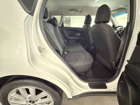 Used 2019 Kia Soul + FWD image 12