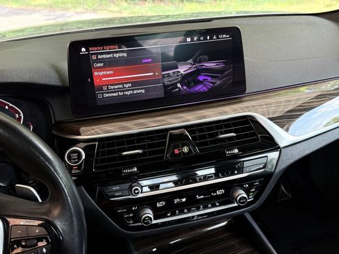 Used 2021 BMW 530i w/ Convenience Package RWD image 43