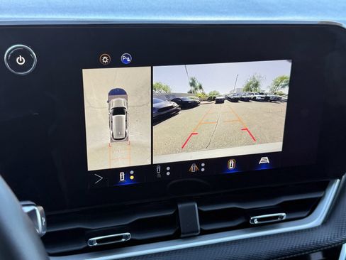 Used 2025 Chevrolet Equinox LT w/ Convenience Package II AWD/4WD image 17