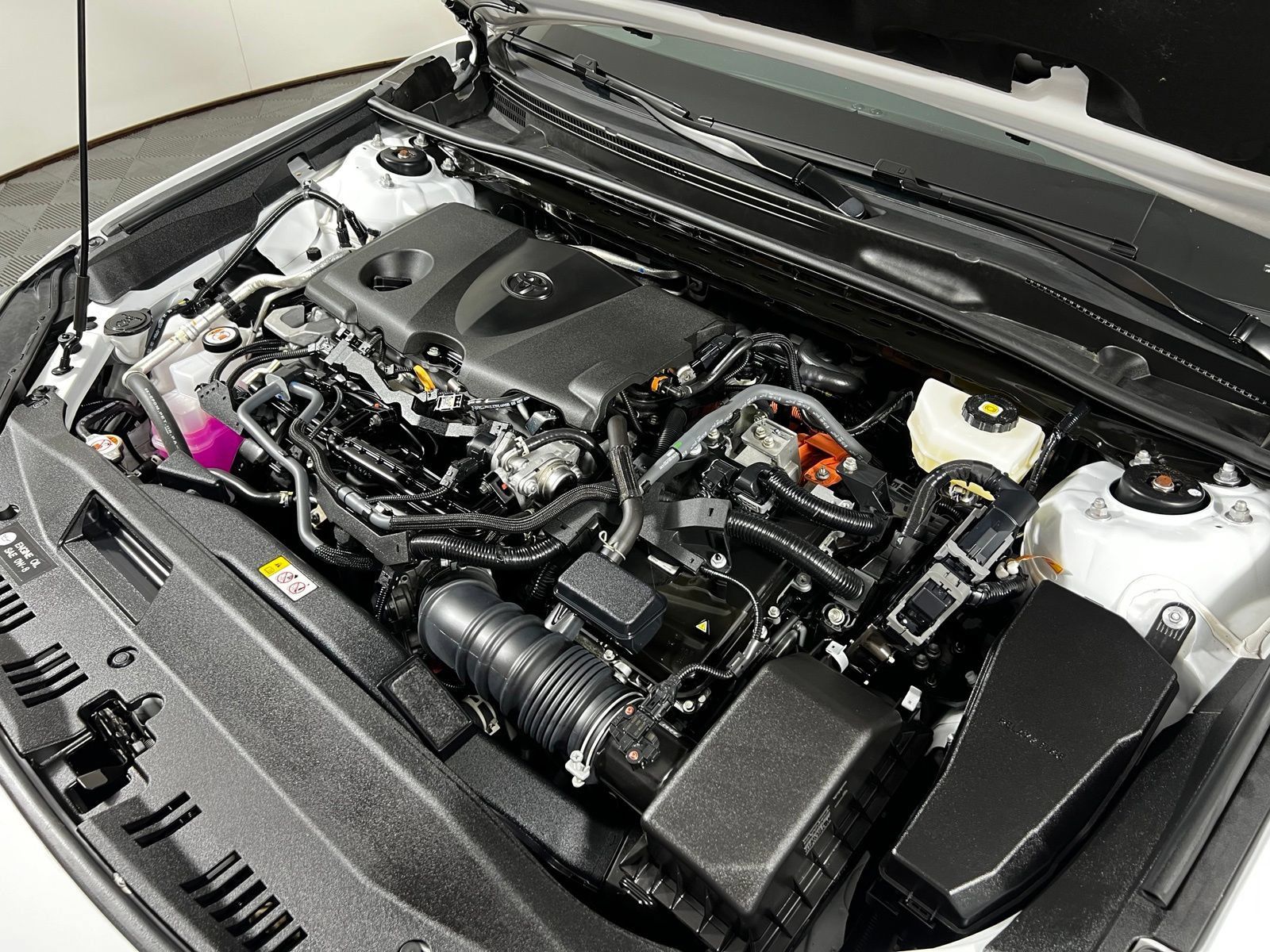 Used 2025 Toyota Camry LE FWD image 11