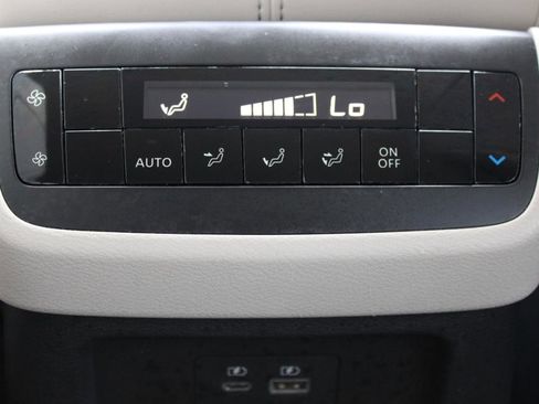 Used 2025 Nissan Pathfinder SL AWD/4WD image 42