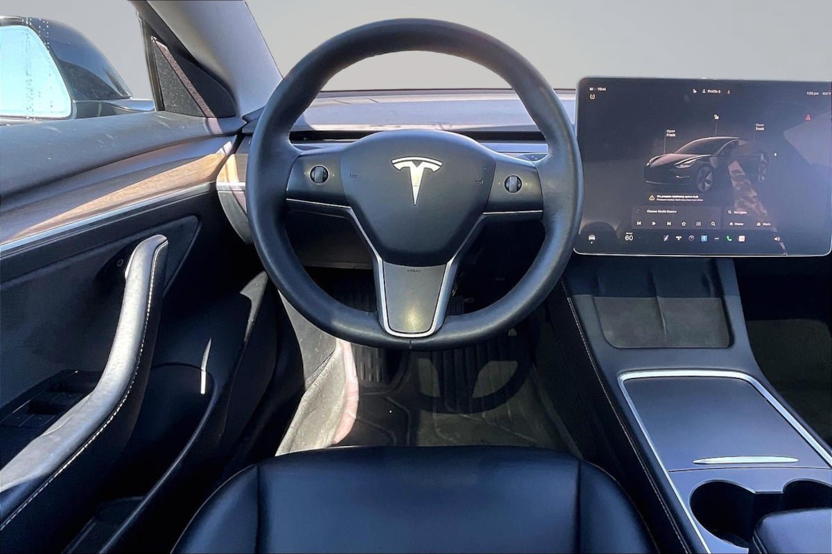Used 2023 Tesla Model 3 Standard Range RWD image 5